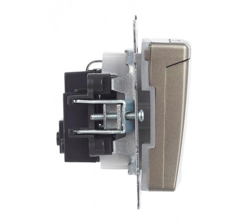 BRITE Розетка с заземлением со шторками с кр. 16А IP44 РСбш10-3-44-БрШ шампань  BR-R16-16-44-K37  IEK