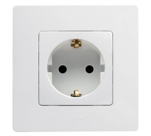Etika Белый Розетка с заземлением, винтовые клеммы  672221  Legrand