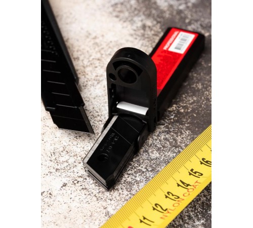 Набор сменных лезвий 18 мм СМ-60 (10 шт, вороненные, SK4, 13 сегментов) EKF Professional  cm-s60  EKF