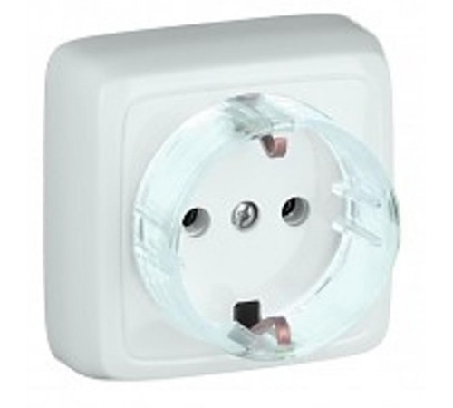 Розетка открытой установки, одноместная, с заземляющим контактом, со шторкой, с изолирующей пластиной, цвет белый  РА16-174  HEGEL