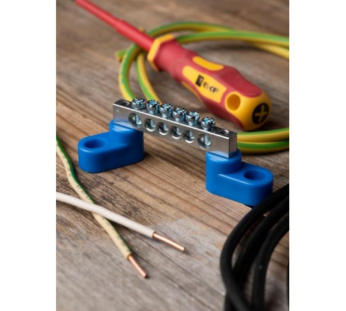 Шина "0" N (6x9мм) 6 отв. цинк 2 синих угловых изолятора  sn1-63-06-2  EKF