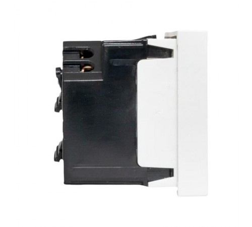 Розетка 45х45 с зазем. 45 градусов, быстрозажимные клеммы, белая E2MR16-028-10-45-SLEKF