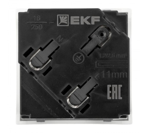 Розетка 45х45 с зазем. 45 градусов, быстрозажимные клеммы, белая E2MR16-028-10-45-SLEKF