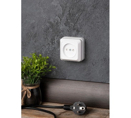 Розетка 1-мест. 10А б/з бел. с защ. штор. Рим EKF PROxima  ENR10-022-100  EKF