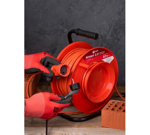 Удлинитель на катушке "Атлант 2.0" 1 гнездо 40м без заземления ПВС 2*0,75 6А/1,3кВт PROxima  UKA02-06-275-1-40  EKF