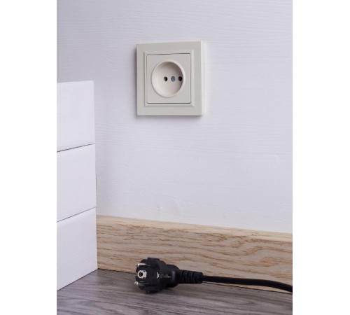 BRITE Розетка без заземления без шторок10А в сборе РСР10-1-0-БрКр бежевый  BR-R10-10-K10-F  IEK