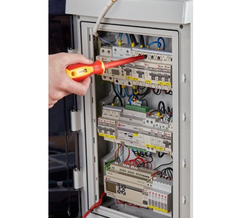Отвертка Expert SL6.5x150 мм 1000В EKF PROximasl-6.5-150-exp-inEKF