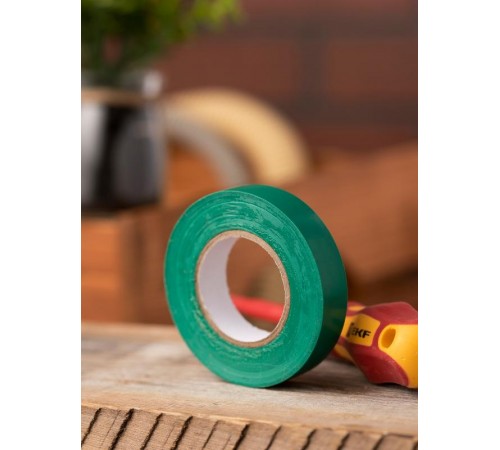 Изолента, класс В (общего применения), 0.13х15мм, 20 метров, зеленая EKF Simple  plc-iz-b-g  EKF