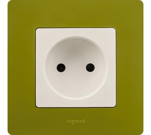 Etika Белый Розетка без заземления со шторками, винтовые клеммы  672234  Legrand