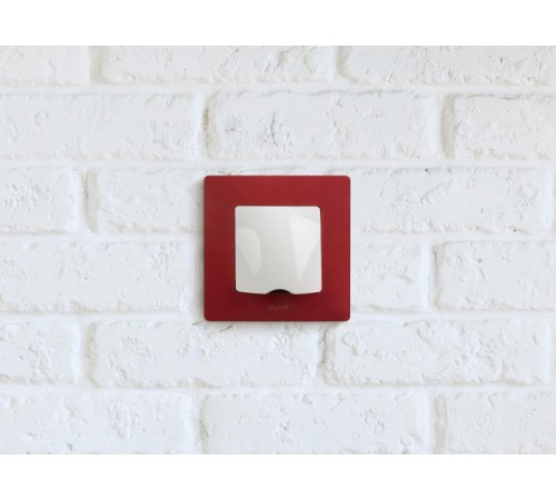 Etika Белый Вывод кабеля IP21  672229  Legrand