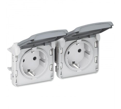 Plexo Серый Розетка с/з 2-ая гориз. с крышкой 16А IP55  069576  Legrand