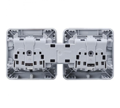 Plexo Серый Розетка с/з 2-ая гориз. с крышкой 16А IP55  069576  Legrand