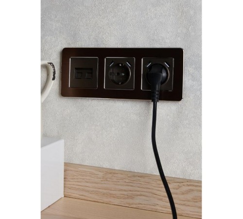 BRITE Розетка с заземлением со шторками 16А с USB A+A 3,1А РЮш10-2-БрТБ темная бронза  BR-R14-16-U21-D31-K45  IEK