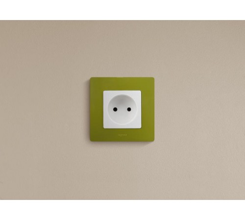 Etika Белый Розетка без заземления, винтовые клеммы  672220  Legrand