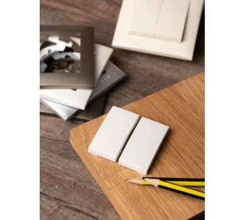 Валенсия лицевая панель выключателя 2-кл. 10А жемчуг EKF PROxima   ESV10-L-023-50   EKF