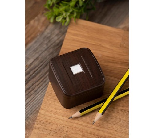 Розетка RJ-45 1-местная ОП Минск, 1А, 120В, тёмное дерево EKF  EGK01-035-40  EKF