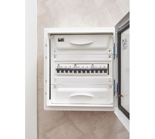 Выключатель автоматический четырехполюсный M06N 4P B 16А 6кА ARMAT  AR-M06N-4-B016  IEK