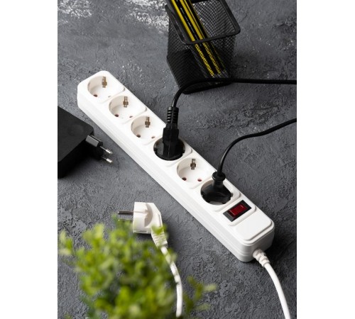 Сетевой фильтр 6*5м 16А/3,2кВт с выкл. c/з ПВС 3х1,0 Блокбастер XL EKF PROxima  UFA16-310-6-05  EKF