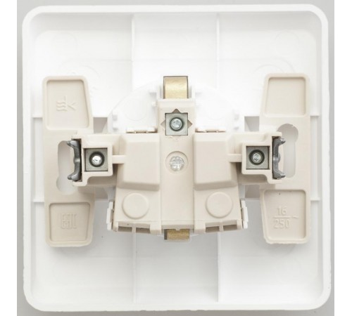 Этюд Белый С/У Розетка с заземлением с защитными шторками  PC16-004B  SE