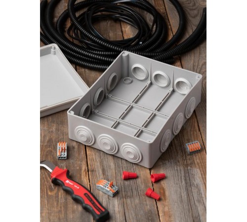 Коробка распределительная КМР-050-043 пылевлагозащитная, 12 мембранных вводов, уплотнительный шнур (240х190х90) EKF PROxima  plc-kmr-050-043  EKF