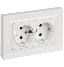 BRITE Розетка 2-местная с заземлением с защитными шторками плоская 16А в сборе РСшПл12-3-БрБ белый   BR-R28-16-K01-F  IEK