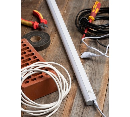 Светильник светодиодный линейный с выключателем ДБОВ-7103 10Вт 4000K IP20 EKF Basic  LBS-7103-10-4000  EKF