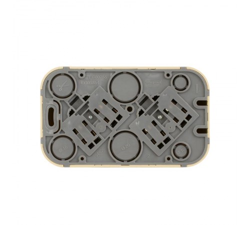 Quteo Сосна Розетка 2-я с заземлением  782293  Legrand