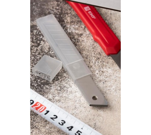 Набор сегментированных лезвий 18 мм НС-20 Master  cm-s20-ms  EKF