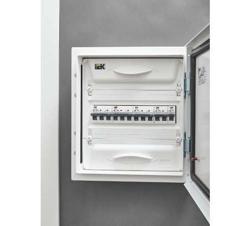 Выключатель автоматический трехполюсный M10N 3P C 6А 10кА ARMAT  AR-M10N-3-C006  IEK