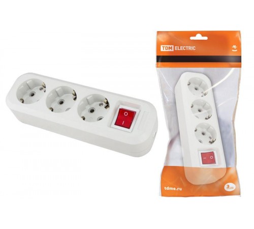 Колодка розеточная 3 гнезда 2П+3 c выключателем 16А 250В белая   SQ1806-0017  TDM