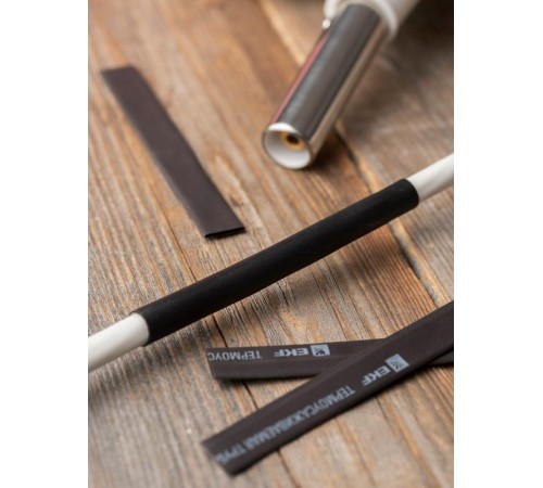 Термоусаживаемая трубка ТУТ нг 8/4 черная EKF PROxima  tut-8-b-1m  EKF