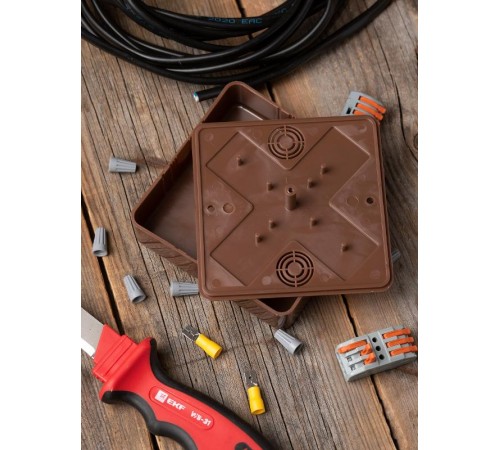 Коробка распределительная KMP-030-032 (100х100х25) тёмное дерево EKF PROxima  plc-kmr-030-032-t  EKF