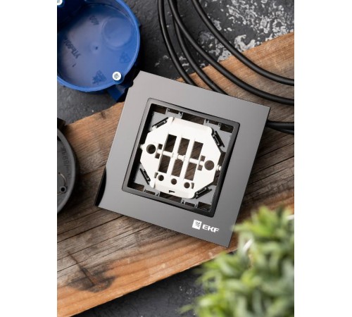 Минск Рамка 1-местная стеклянная черная Basic  ERM-G-401-70  EKF