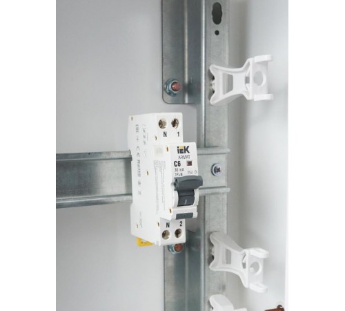 Выключатель автоматический дифференциального тока АВДТ B06S 1P+NP C6 30мА тип AC (18мм) ARMAT IEK  AR-B06S-1N-C06C030  IEK