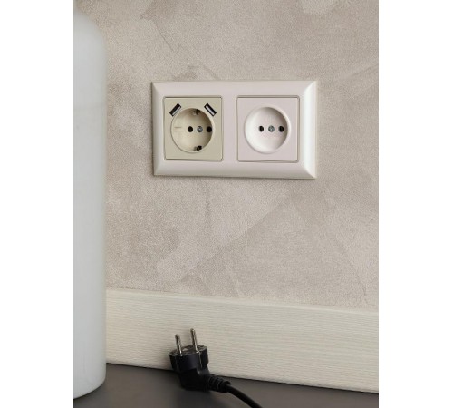 BRITE Розетка с заземлением со шторками 16А с USB A+A 3,1А РЮш10-2-БрКр бежевый  BR-R14-16-U21-D31-K10  IEK