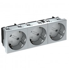 Розетка 3х2К+3 под углом 33° шторки 16А 250В (45х135 мм - 3 модуля Modul45) алюминиевый лак  6120133  OBO Bettermann