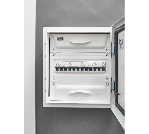 Выключатель автоматический трехполюсный M06N 3P C 50А 6кА ARMAT  AR-M06N-3-C050  IEK