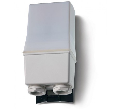 Фотореле корпусное для монтажа на улице; 2NO 16A (L1+L2); питание 230В АC; настройка чувствительности 1...80люкс  104282300000  Finder