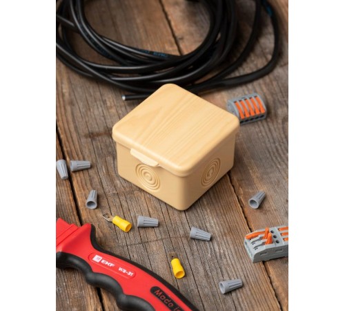 Коробка распределительная КМР-030-037 пылевлагозащищенная без мембранных вводов (65х65х50) светлое дерево EKF PROxima  plc-kmr-030-037-s  EKF