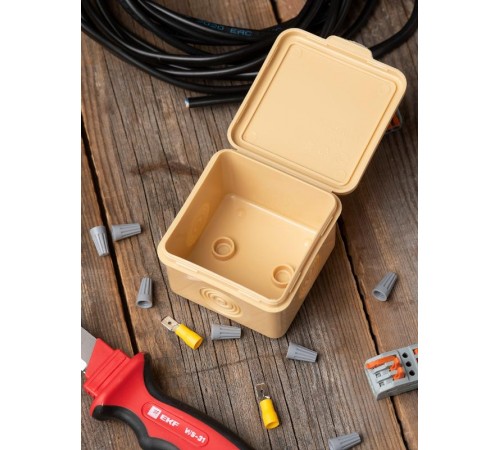 Коробка распределительная КМР-030-037 пылевлагозащищенная без мембранных вводов (65х65х50) светлое дерево EKF PROxima  plc-kmr-030-037-s  EKF