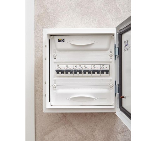 Выключатель автоматический однополюсный M10N 1P C 2А 10кА ARMAT  AR-M10N-1-C002  IEK