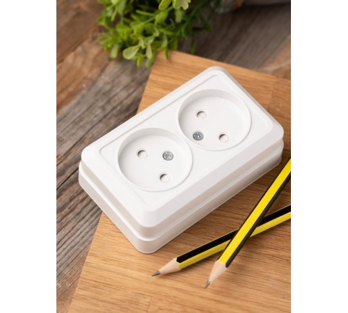 Рим Розетка 2-местная 10А без заземления белая с защ. штор. EKF  ENR10-102-100  EKF