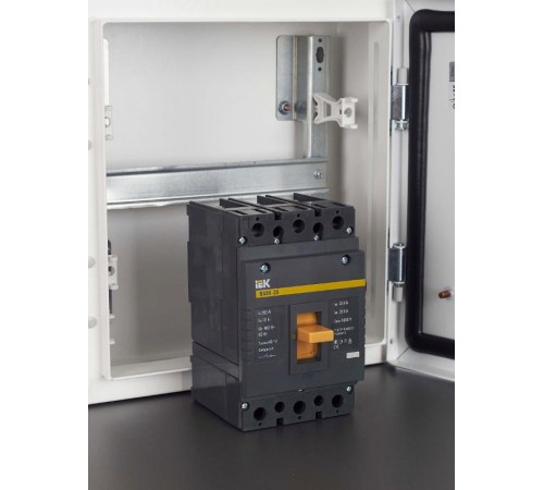 Авт. выкл. ВА88-35  3Р  250А  35кА    SVA30-3-0250  IEK