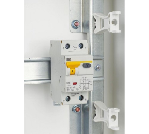 Выключатель автоматический дифференциального тока АВДТ 32 1п+N 16А C 30мА тип A  MAD22-5-016-C-30  IEK