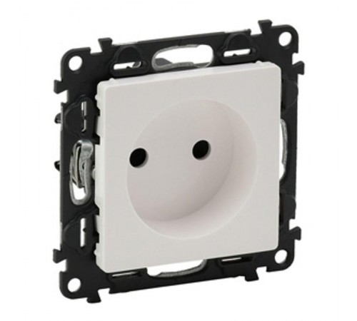Valena LIFE DIY Белый Розетка 1-ая б/з с защитными шторками, безвинт.зажим  753416  Legrand