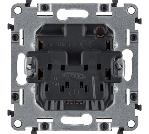 Valena LIFE DIY Белый Розетка 1-ая б/з с защитными шторками, безвинт.зажим  753416  Legrand