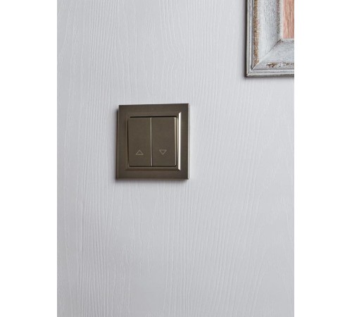 BRITE Выключатель жалюзи 10А ВС10-1-5-БрШ шампань   BR-V15-0-10-K37  IEK