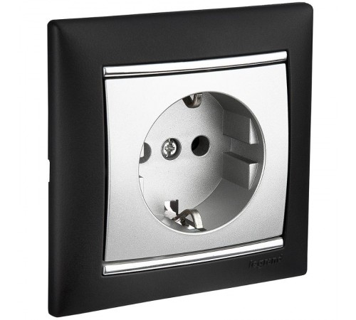 Valena Алюминий Розетка 1-ая с/з  770120  Legrand