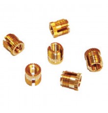 Втулка забивная с внутренней резьбой М 6  501007  DKC