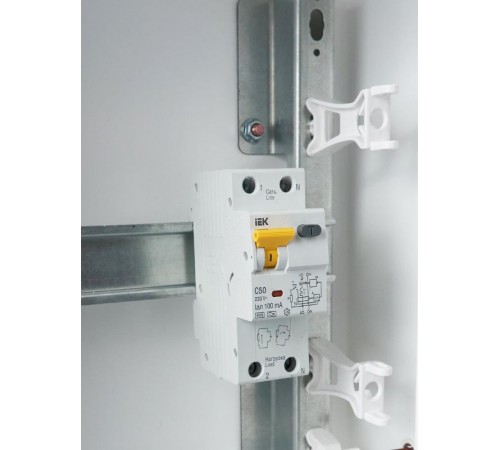 Выключатель автоматический дифференциального тока АВДТ 32 1п+N 50А C 100мА тип A  MAD22-5-050-C-100  IEK